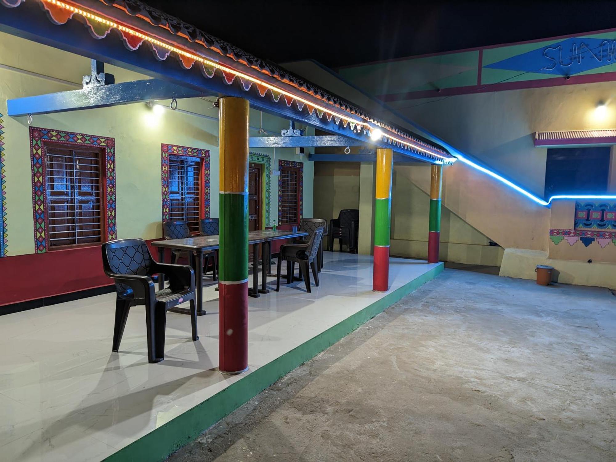 Salt Desert Homestay Dhordo Exterior photo